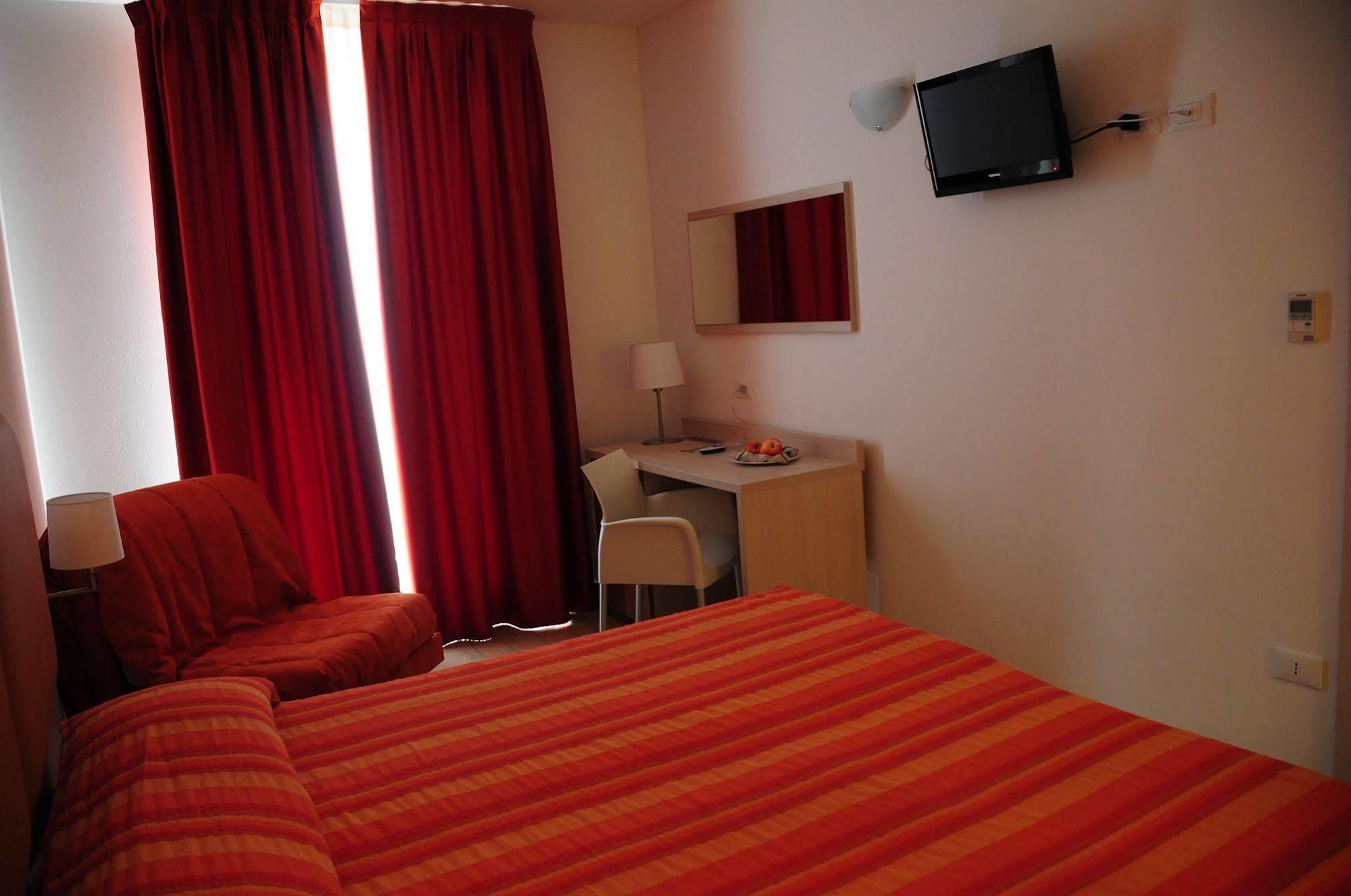 Club Village & Hotel Spiaggia Romea ليدو دي فولانو المظهر الخارجي الصورة