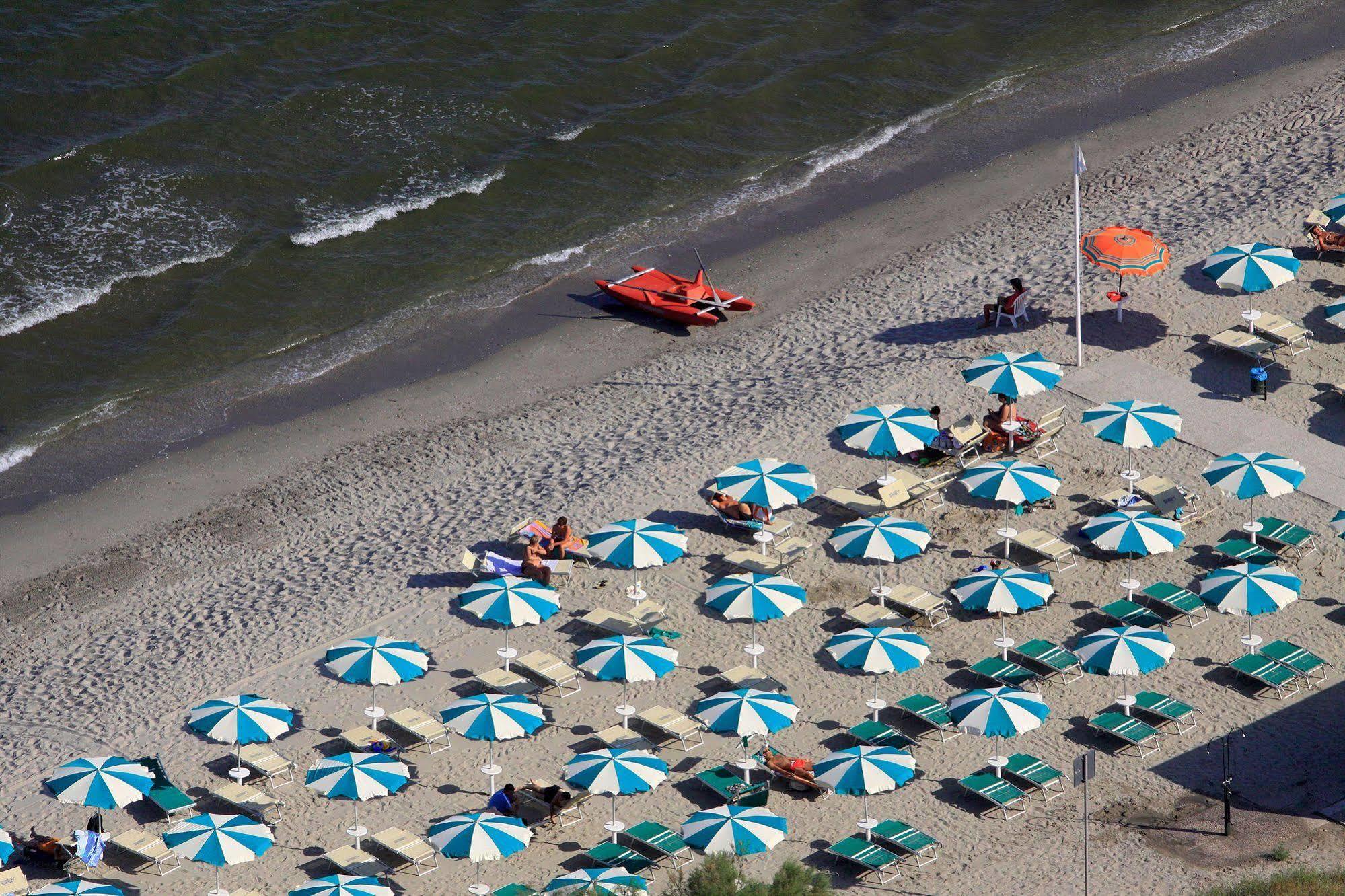 Club Village & Hotel Spiaggia Romea ليدو دي فولانو المظهر الخارجي الصورة