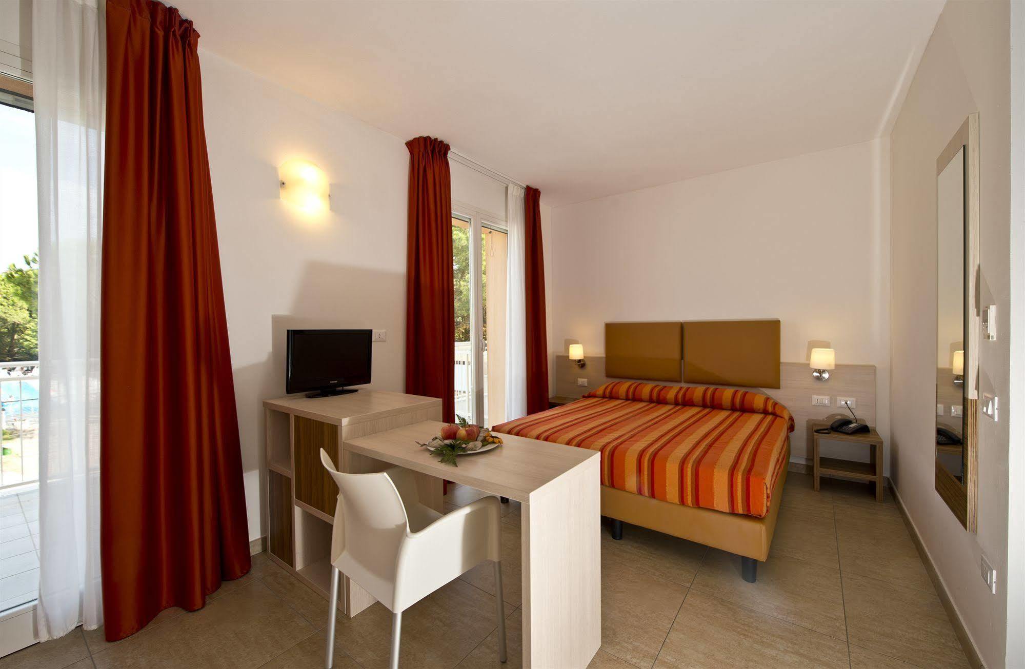 Club Village & Hotel Spiaggia Romea ليدو دي فولانو المظهر الخارجي الصورة